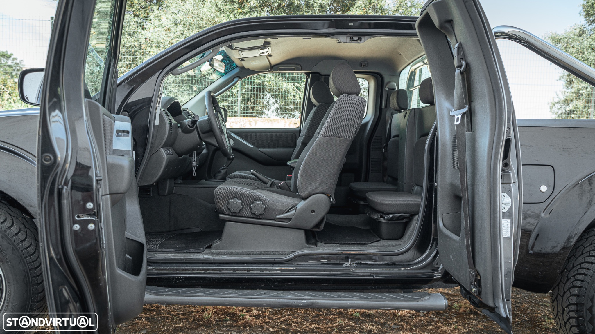 Nissan Navara 2.5 dCi CD LE - 9