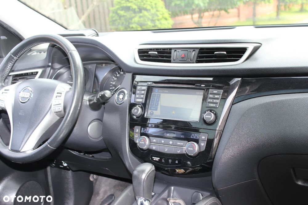 Nissan Qashqai 1.6 DCi Xtronic TEKNA - 10