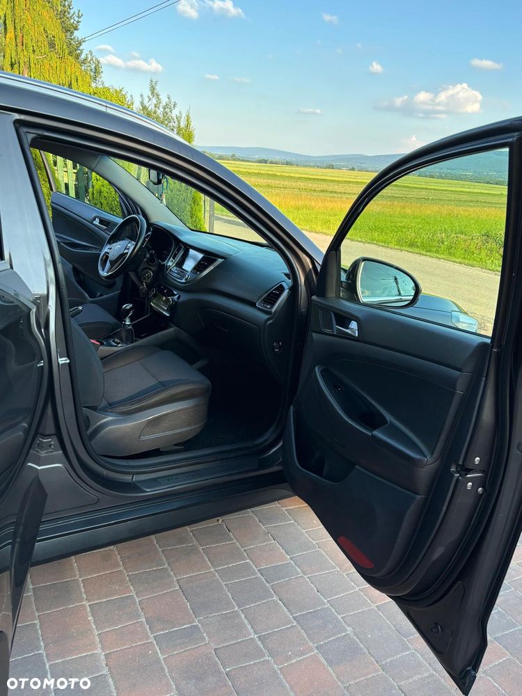 Hyundai Tucson 1.7 CRDI BlueDrive TourdePologne 2WD - 14