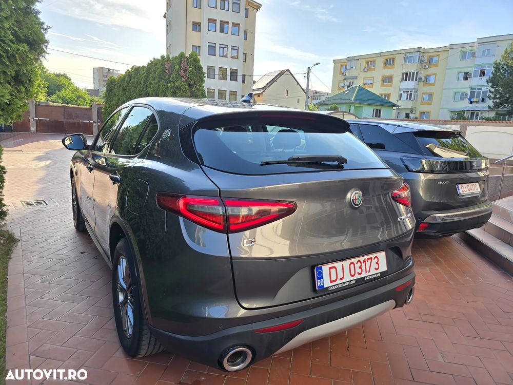Alfa Romeo Stelvio 2.0 Turbo 16V AT8-Q4 Sprint - 11