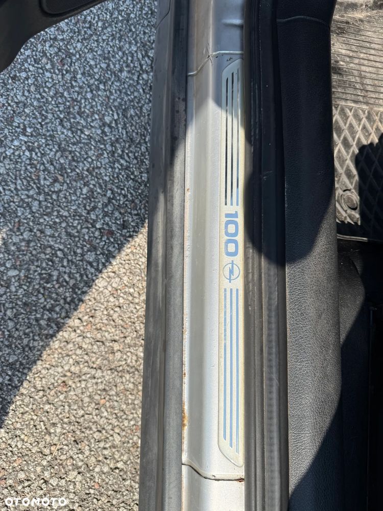 Opel Astra 1.6 16V 100 - 22