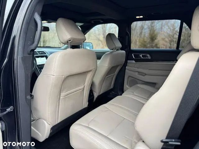 Ford Explorer - 15