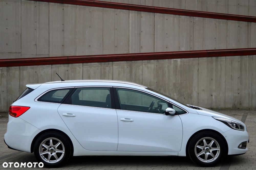 Kia Ceed - 8