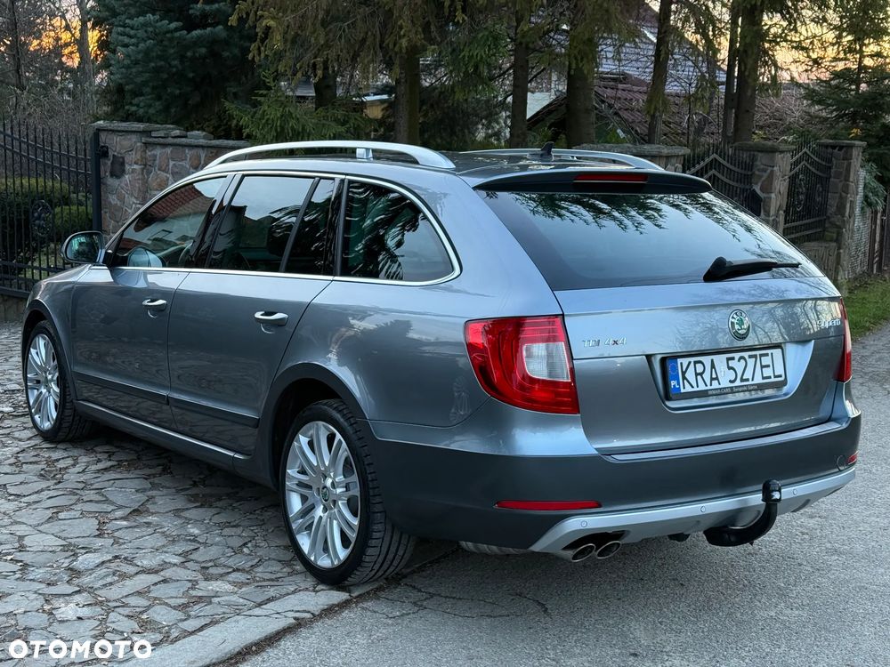 Skoda Superb 2.0 TDI 4x4 DSG Exclusive - 5