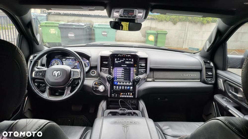 Dodge RAM - 12