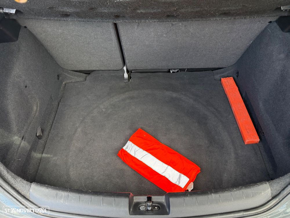 SEAT Leon 1.6 TDI DPF E-Ecomotive Reference - 22