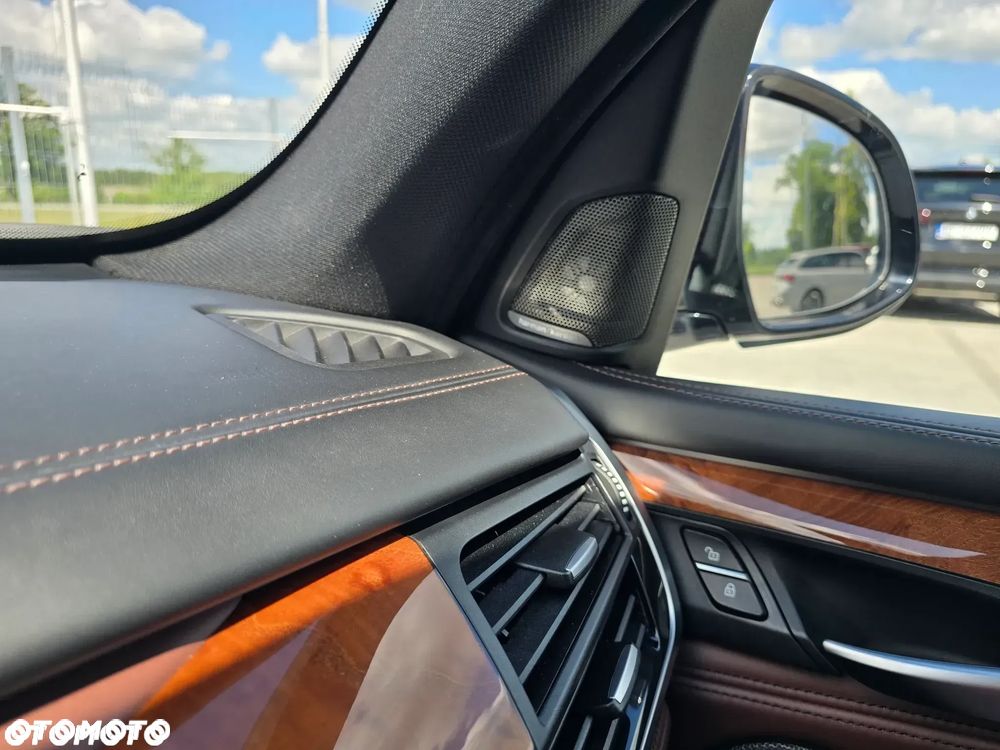 BMW X5 ver-m50d - 28
