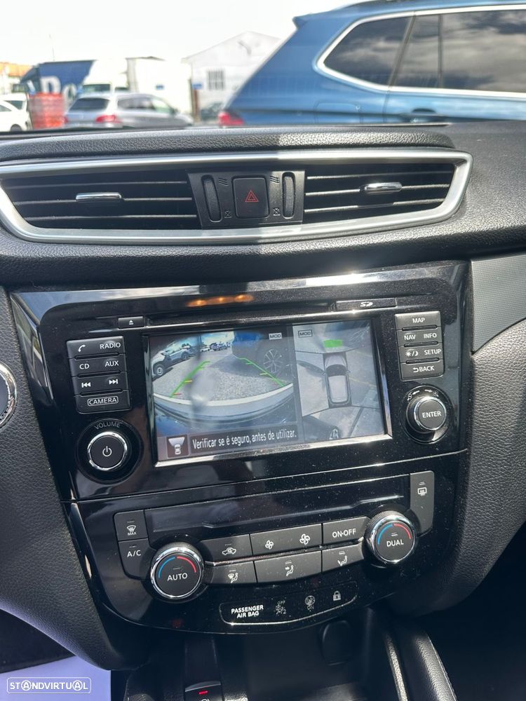 Nissan Qashqai 1.5 dCi N-Connecta 18 - 12