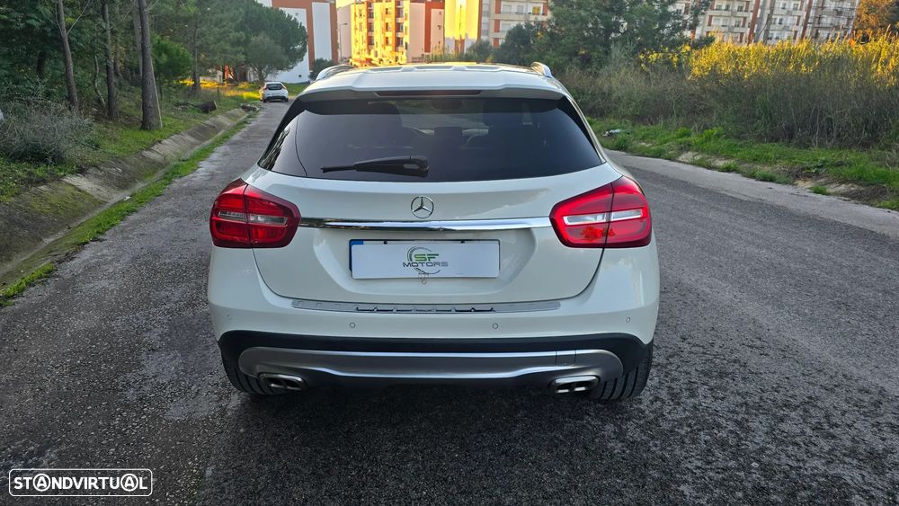 Mercedes-Benz GLA 180 - 4