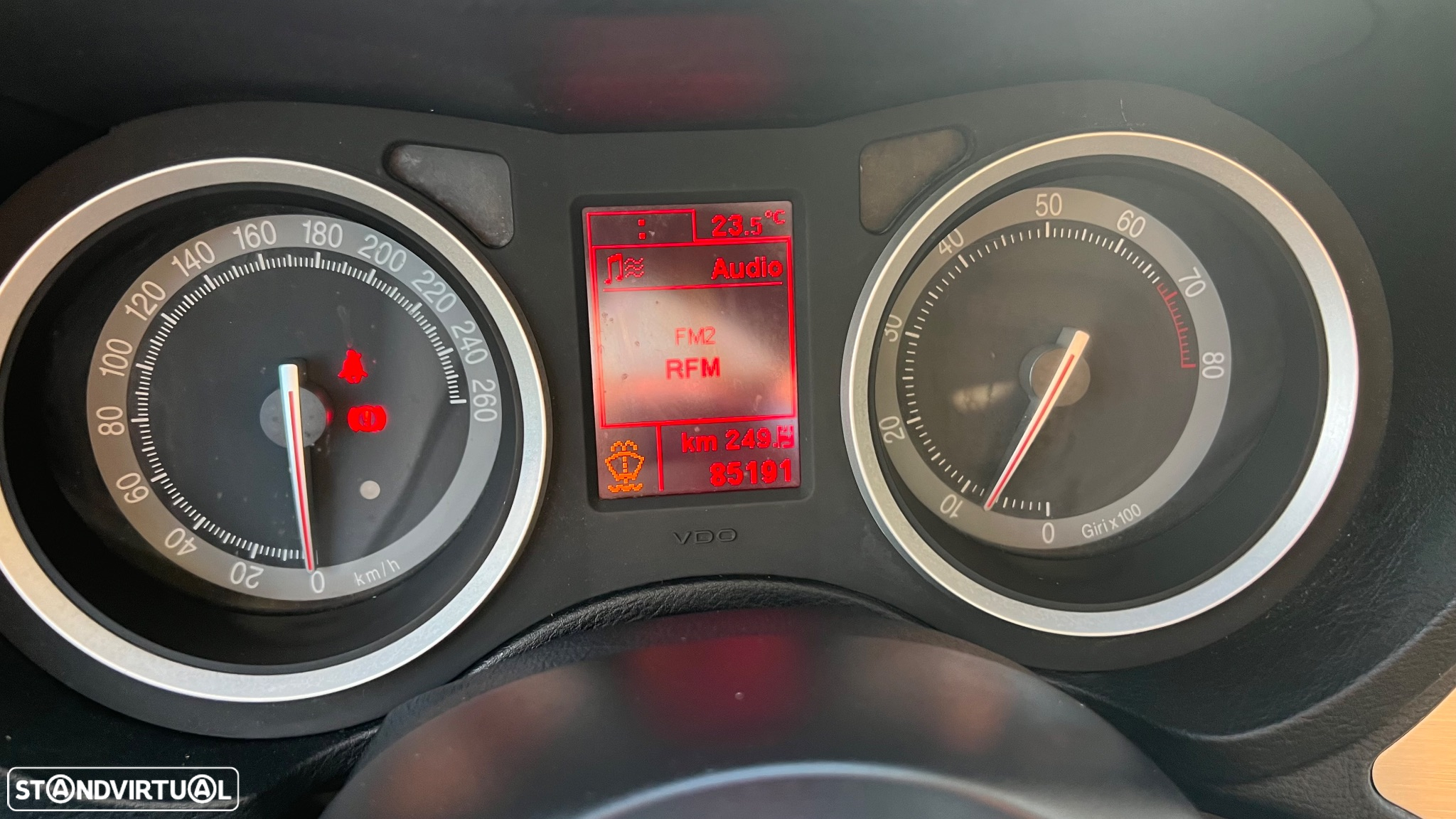 Alfa Romeo Spider 2.2 JTS - 12