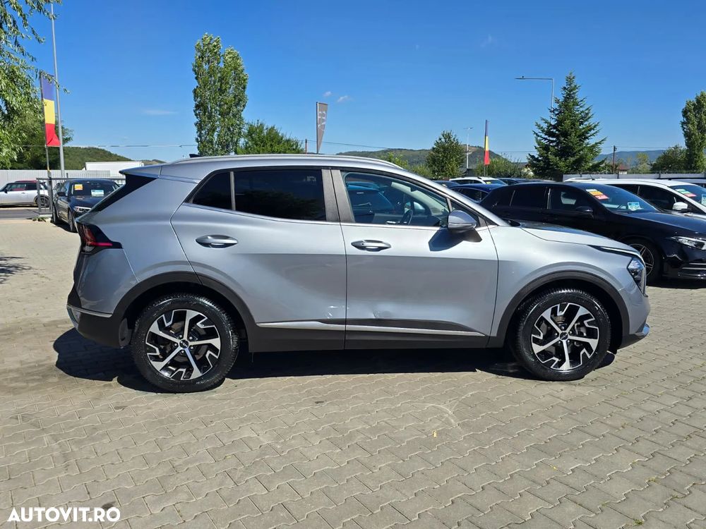 Kia Sportage 1.6 T-GDI HEV 6AT 4x2 Business Line - 4