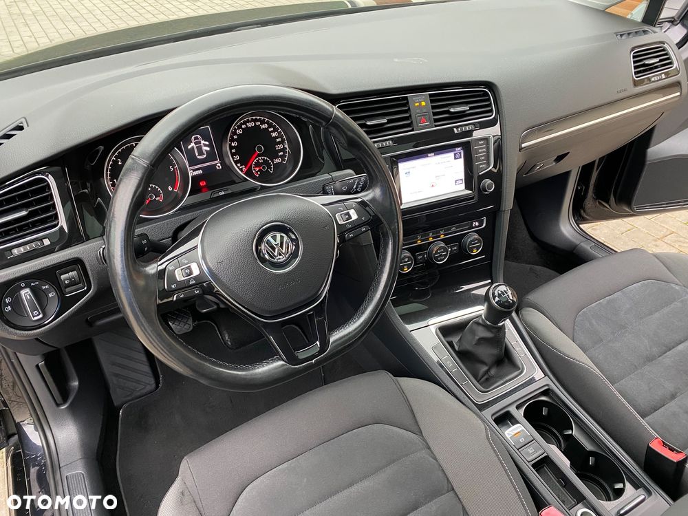 Volkswagen Golf 1.6 TDI DPF Highline - 4