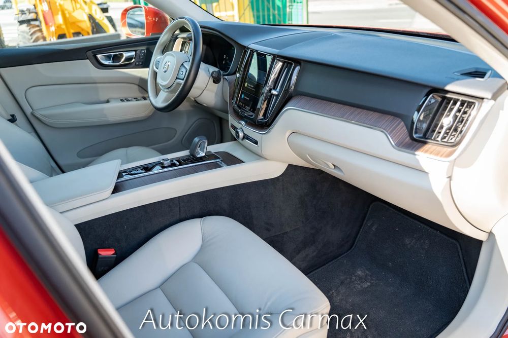 Volvo XC 60 T5 AWD Momentum - 16