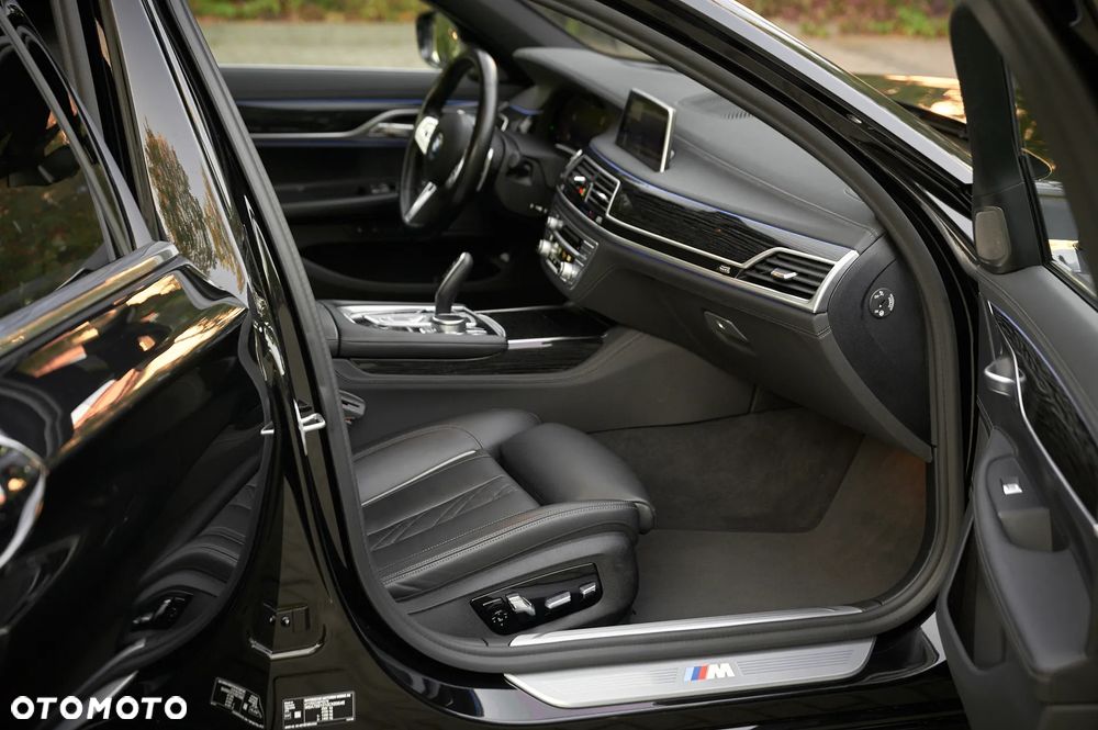 BMW Seria 7 730d xDrive mHEV - 23