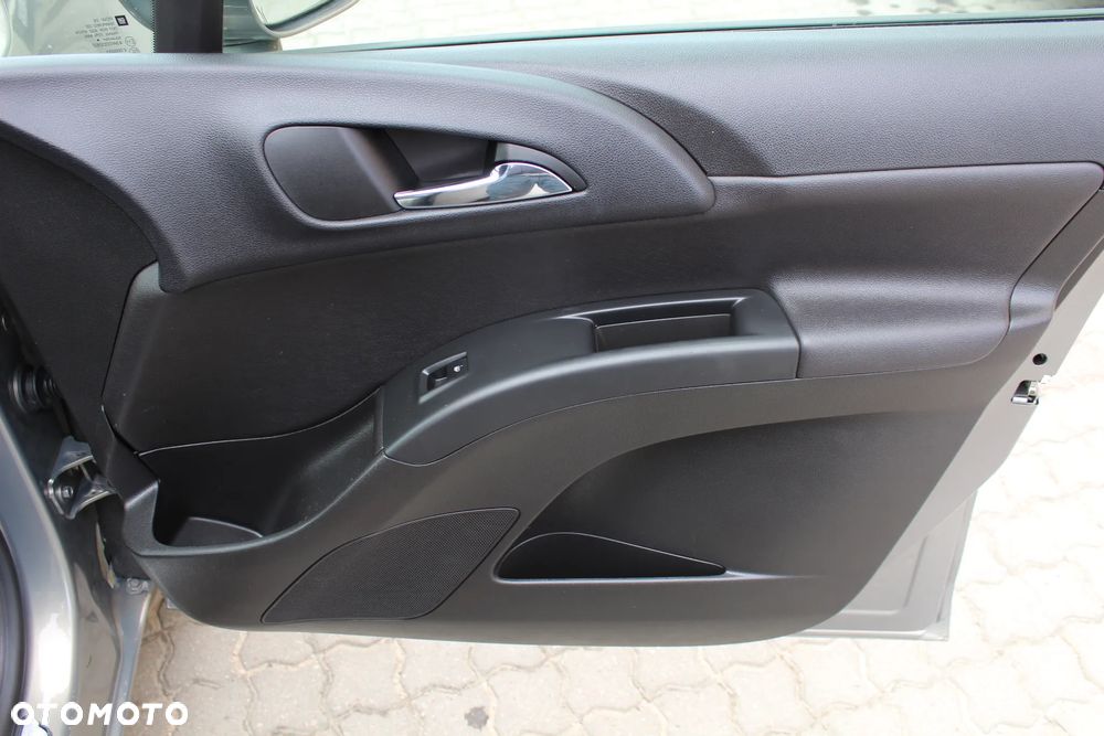 Opel Meriva - 21