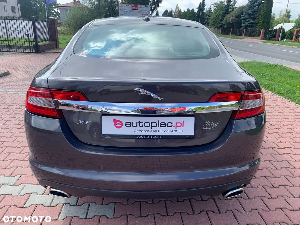 Jaguar XF 2.7 V6 Premium Luxury - 8