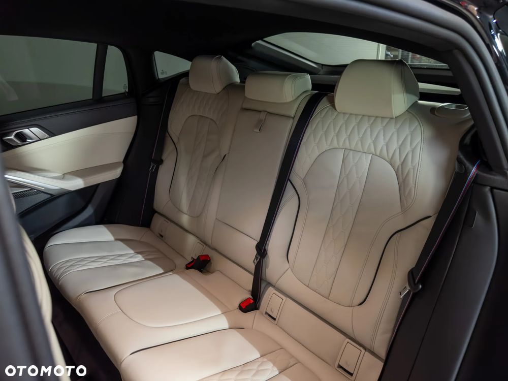BMW X6 xDrive40d mHEV - 24