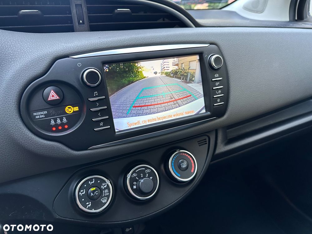 Toyota Yaris 1.5 Premium - 8