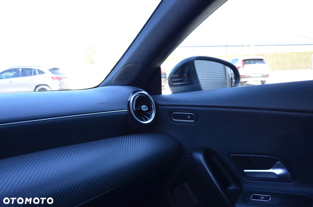 Mercedes-Benz CLA 180 d - 23