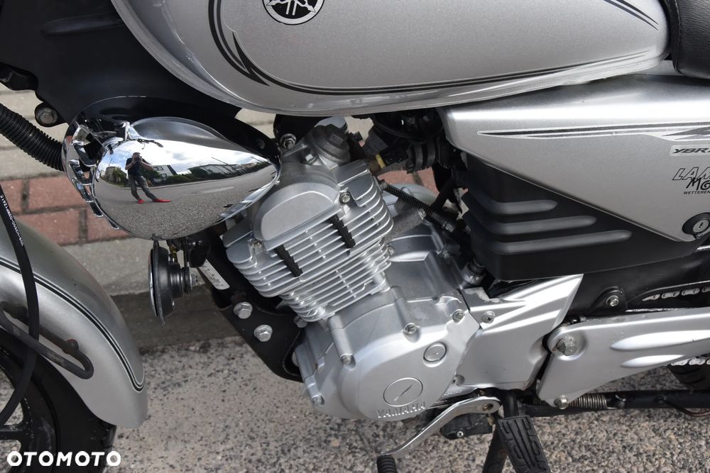 Yamaha YBR - 8