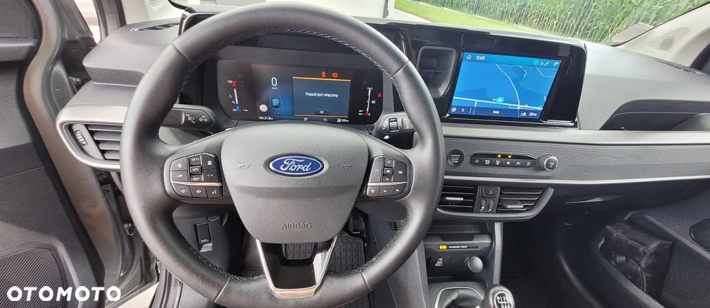 Ford Transit Courier - 15