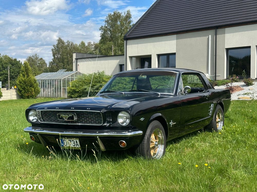 Ford Mustang - 4