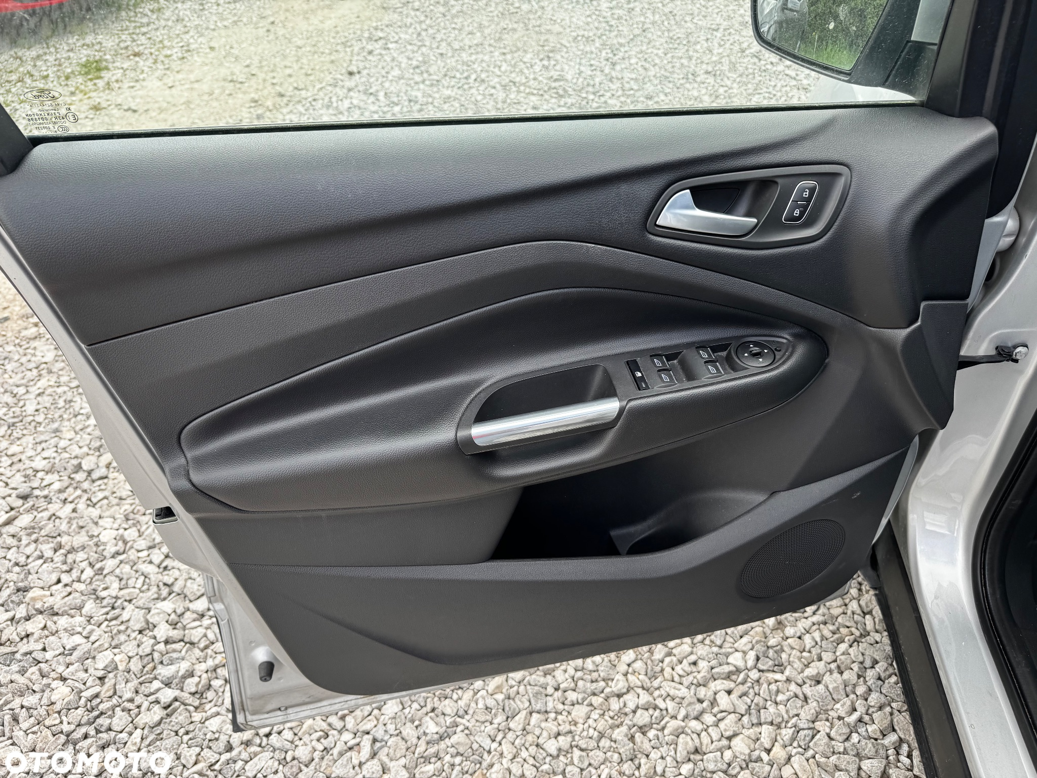 Ford Kuga 1.5 EcoBoost 2x4 Cool & Connect - 29