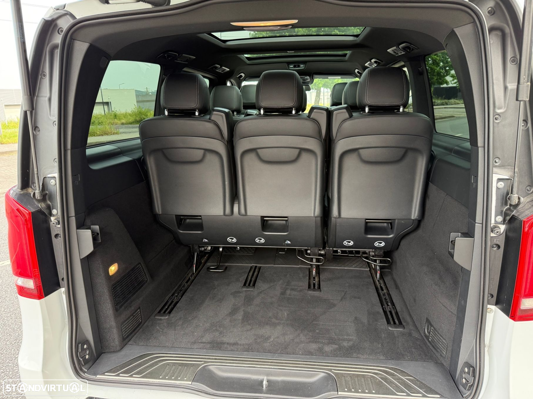 Mercedes-Benz V 220 d Longo Avantgarde - 25