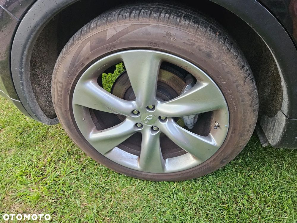 Infiniti QX70 3.7 S - 33