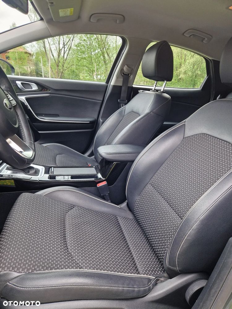 Kia XCeed - 23