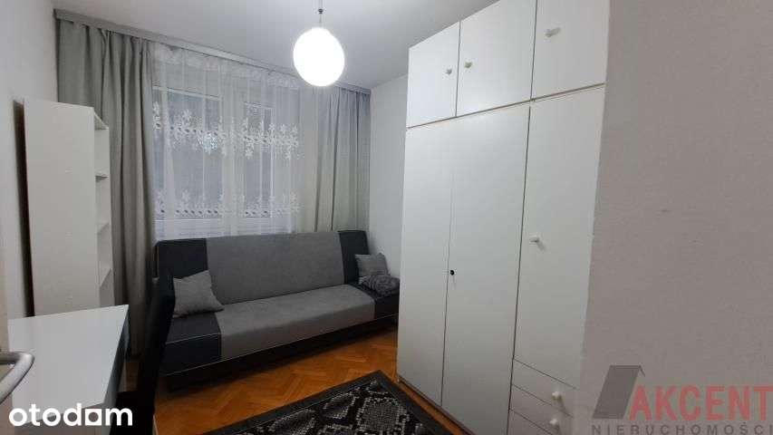 Jelonki mieszkanie dwupokojowe z balkonem.