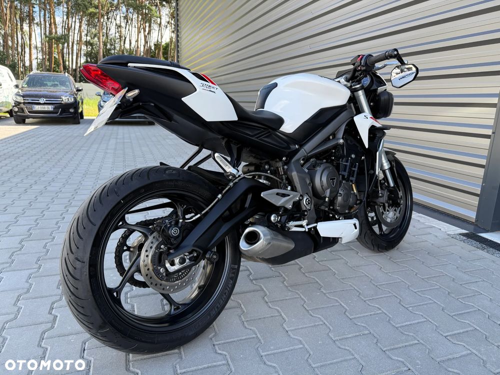 Triumph Street Triple - 4