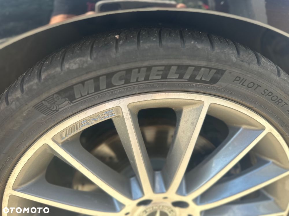 Mercedes-Benz Klasa A 220 4-Matic AMG Line 7G-DCT - 12