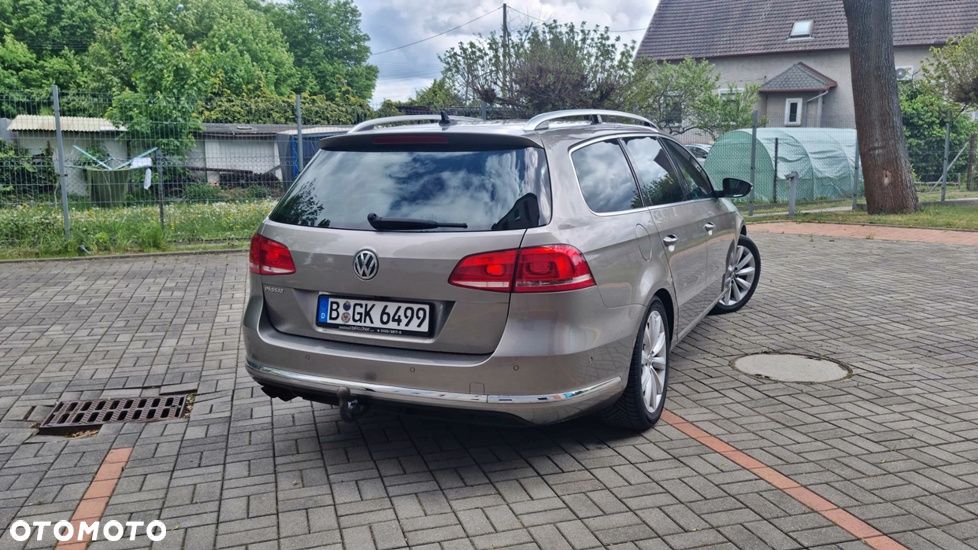 Volkswagen Passat - 4