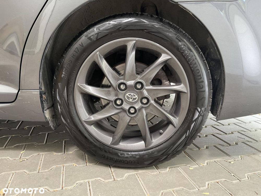 Toyota Avensis - 25