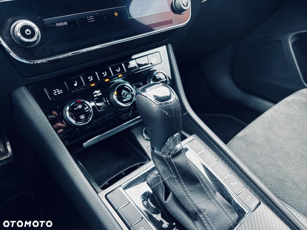 Skoda Superb 2.0 TDI SCR 4x4 Sportline DSG - 32