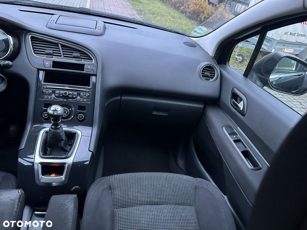 Peugeot 5008 - 8