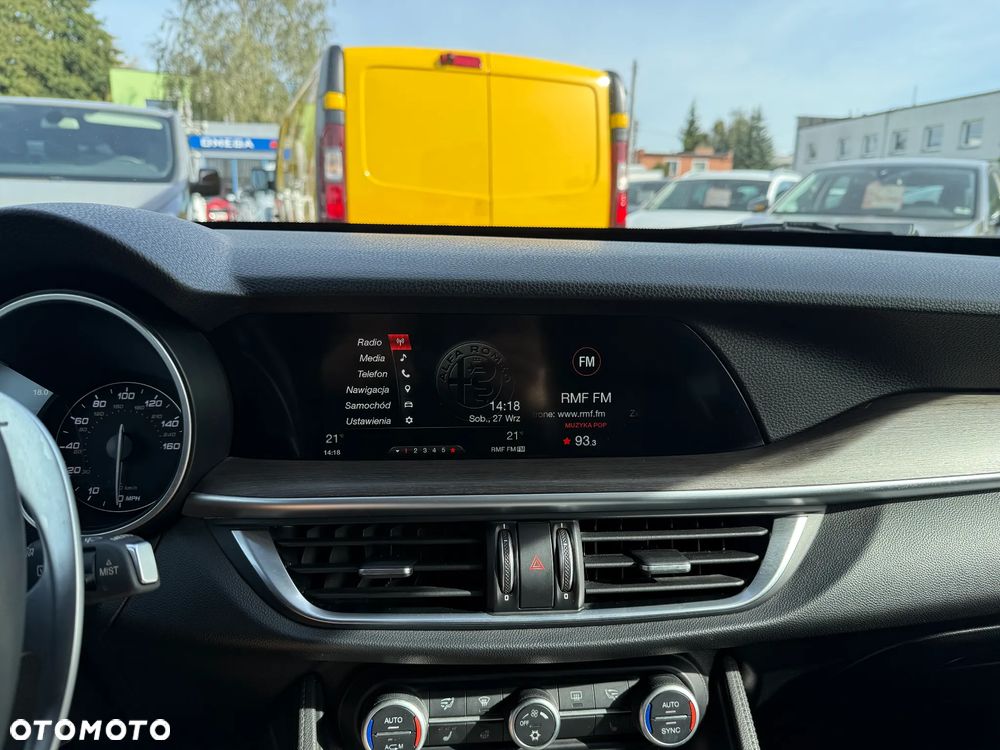 Alfa Romeo Stelvio - 18
