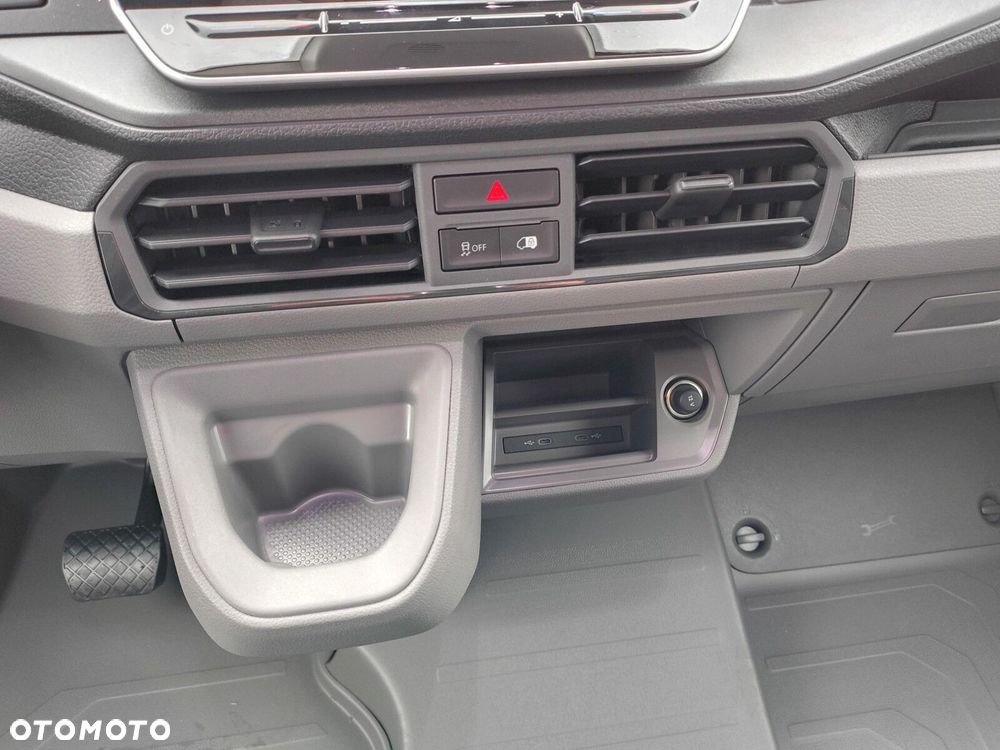 Volkswagen Crafter 35 Furgon z wysokim dachem silnik: 2,0 l EU6 SCR 177 KM, przedni 8-bieg.automatyczna, r.o : 4490 mm - 16