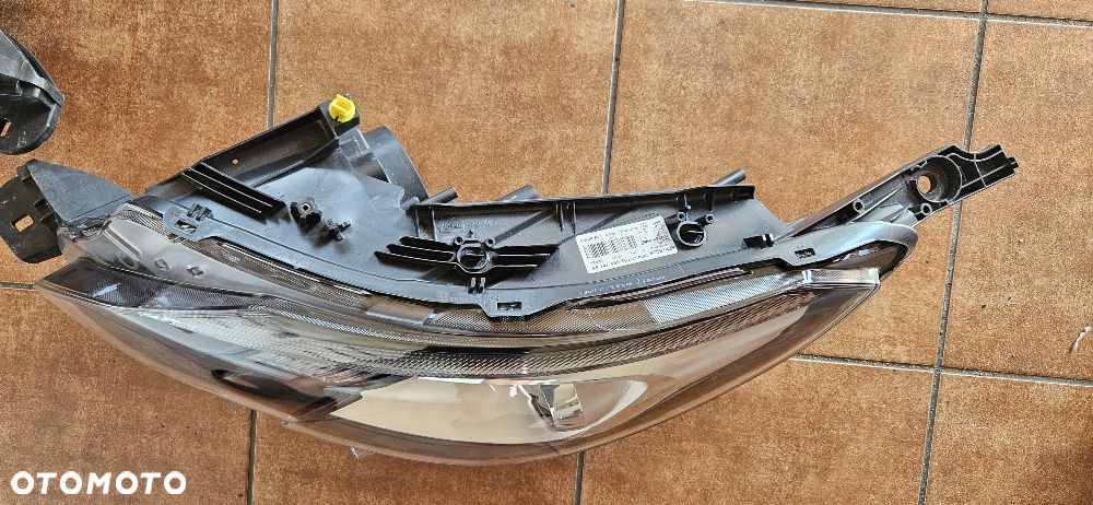 Peugeot 2008 Lift Lampa Przód  Lewa Prawa Idealne - 10