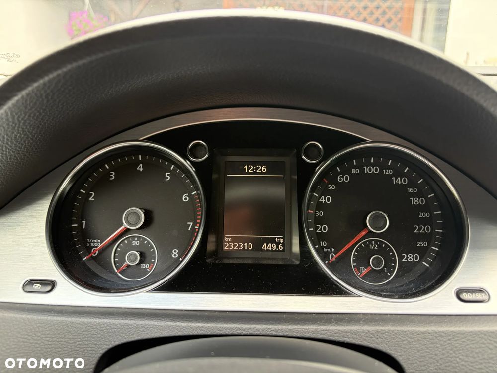 Volkswagen Passat 2.0 TSI Comfortline - 12