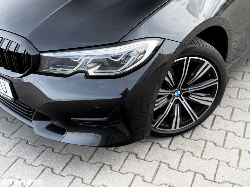 BMW Seria 3 320d xDrive Sport Line Shadow - 15