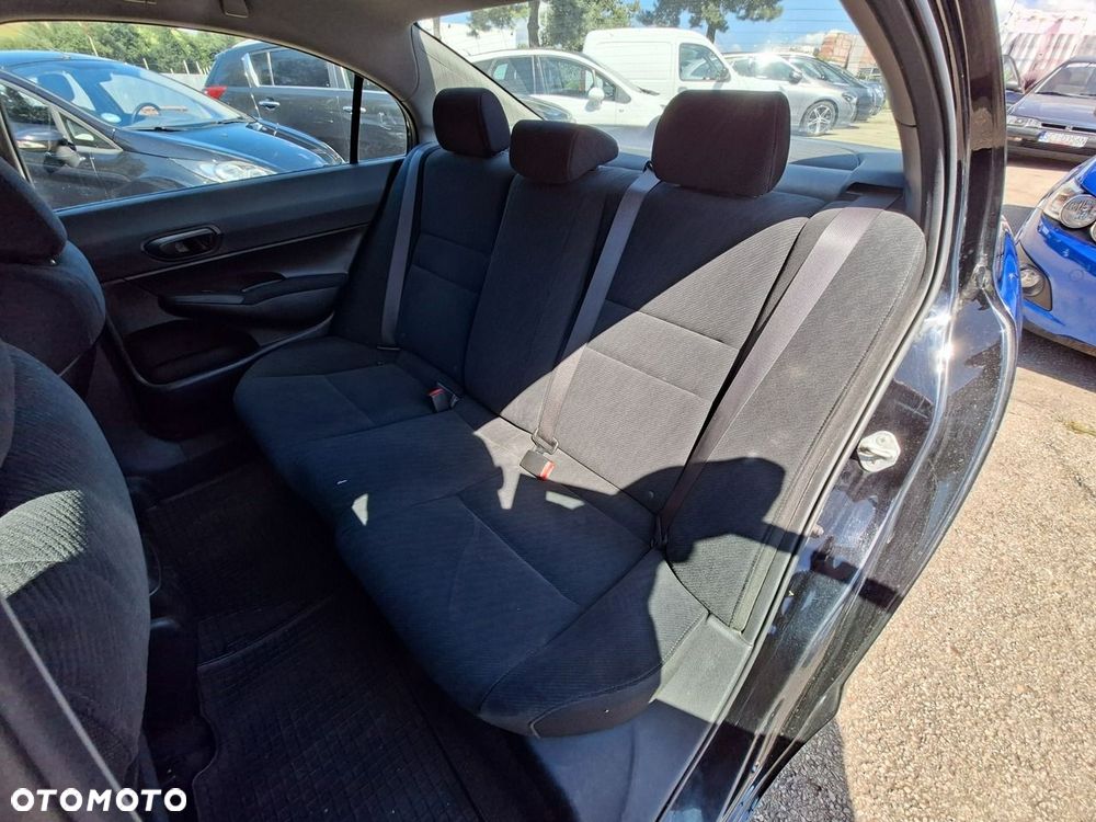 Honda Civic 1.8 Comfort - 23