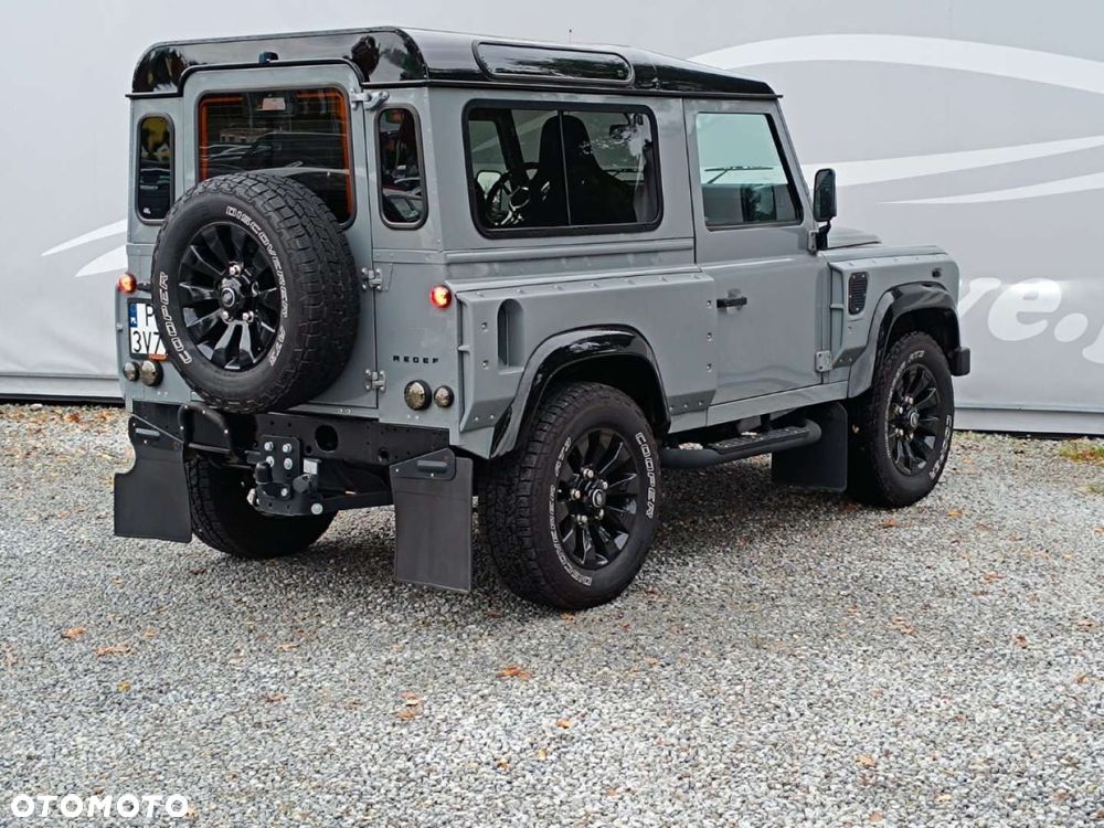 Land Rover Defender - 19