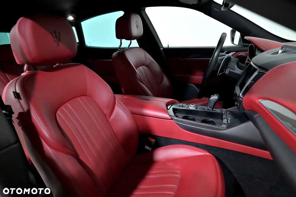 Maserati Levante S - 38