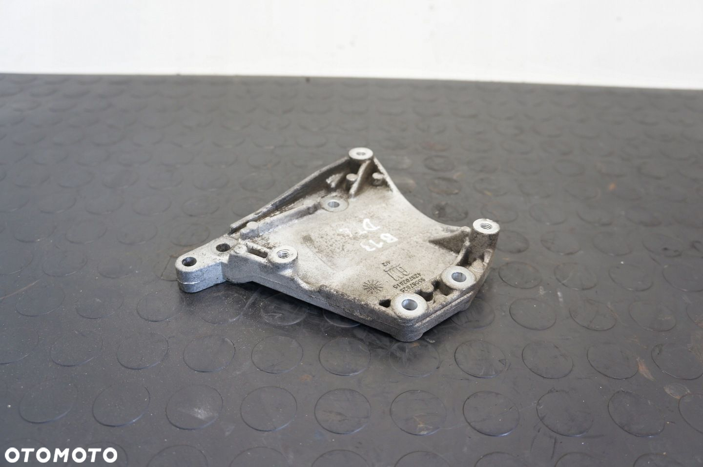 ŁAPA WSPORNIK KLIMATYZACJI CORSA E 1.3 CDTI 55567925 - 3