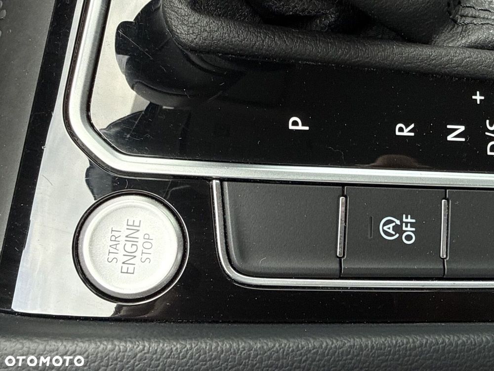 Volkswagen Passat 2.0 TDI Business DSG - 24
