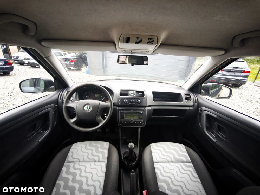 Skoda Fabia 1.2 HTP Ambiente - 24