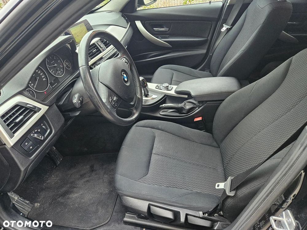 BMW Seria 3 318d - 28