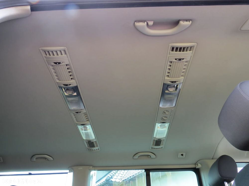 Volkswagen Multivan - 25